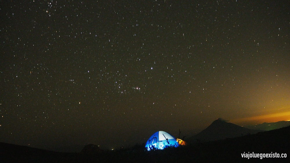  Acampada en el volcán El Hoyo, Nicaragua. Ejemplo de fotografía de estrellas: f/3,5 - 60
